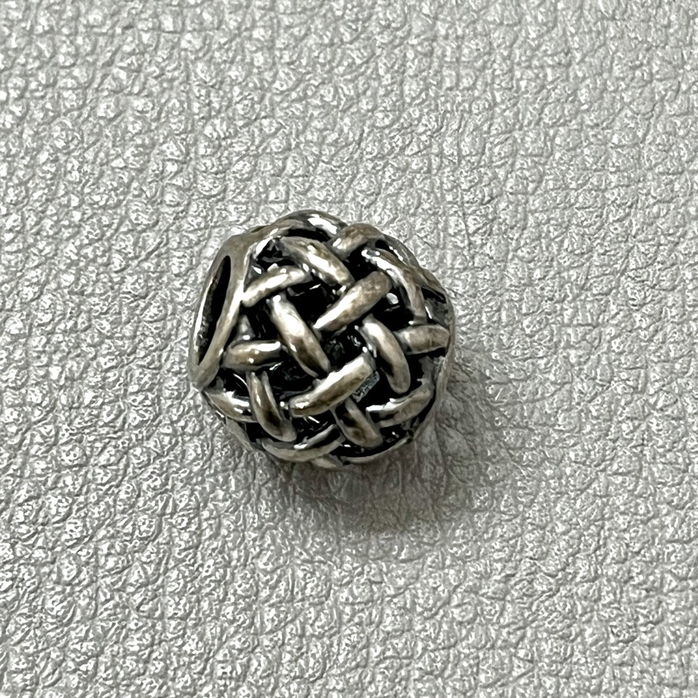 Pandora silver lattice charm